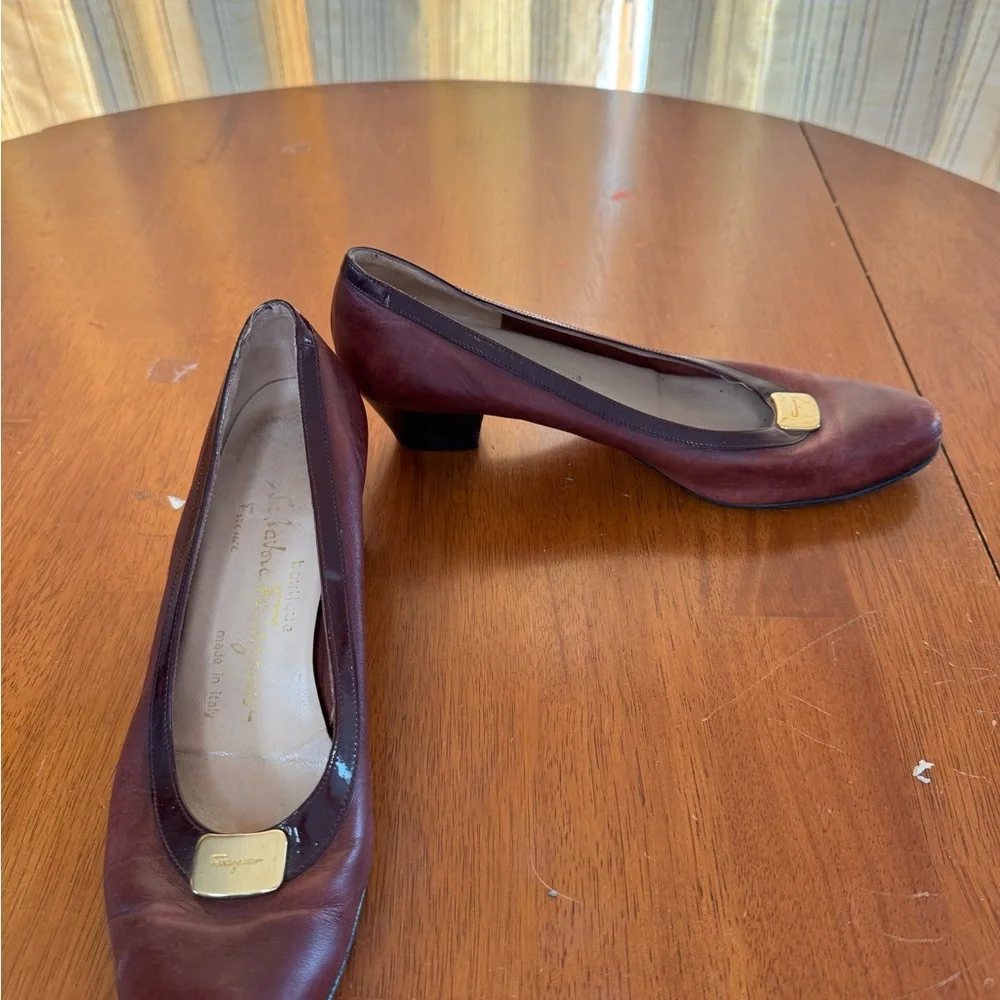 Salvatore Ferragamo Firenze Burgundy Leather Pumps size 8 vintage
